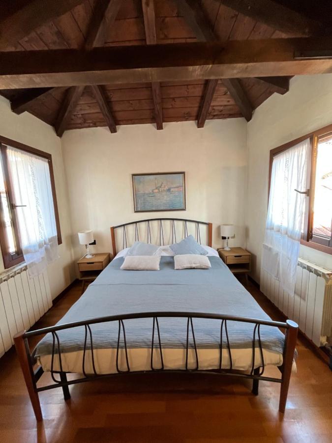 Romantic Rialto Apartment Venesia Bagian luar foto