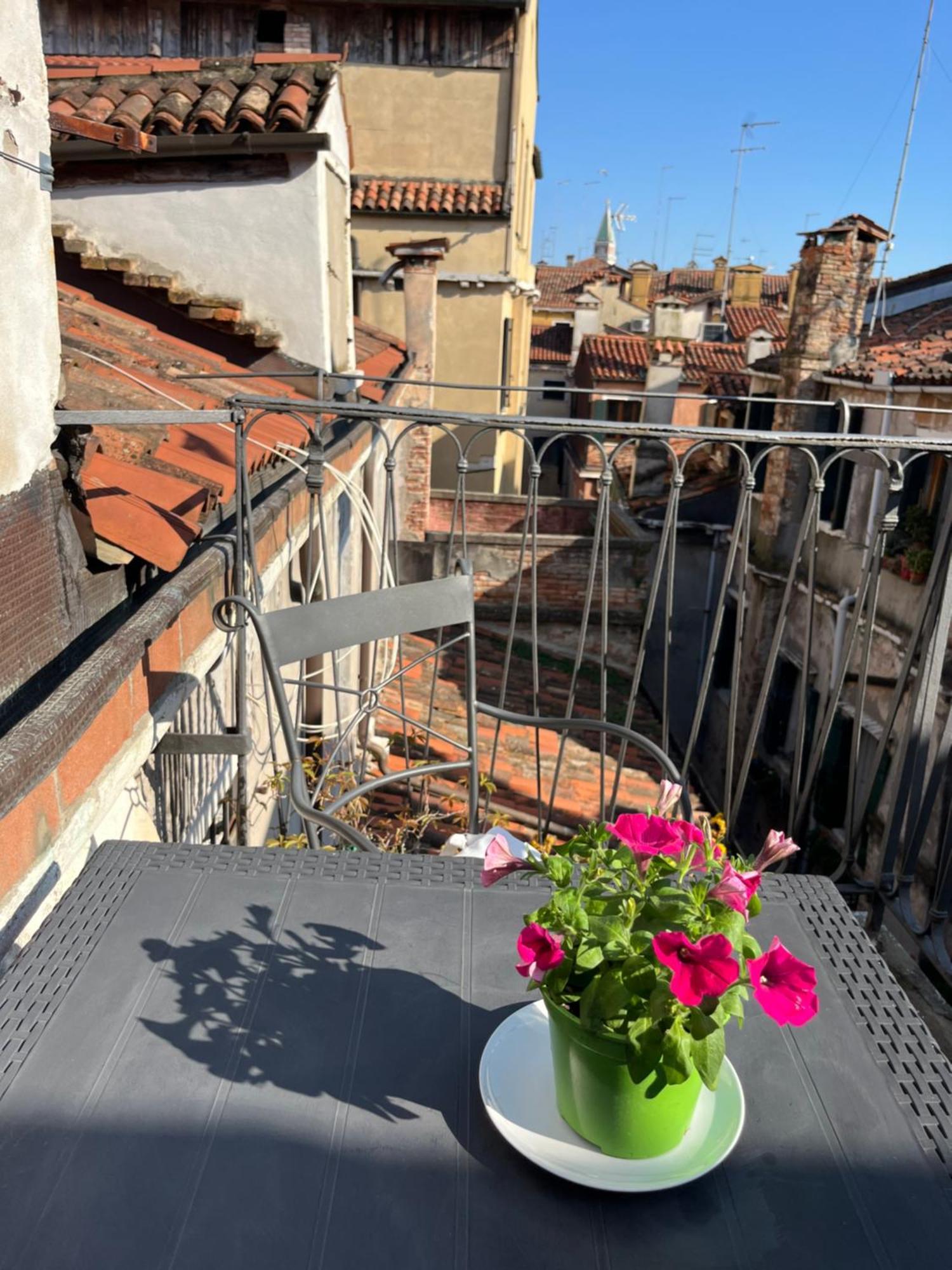 Romantic Rialto Apartment Venesia Bagian luar foto